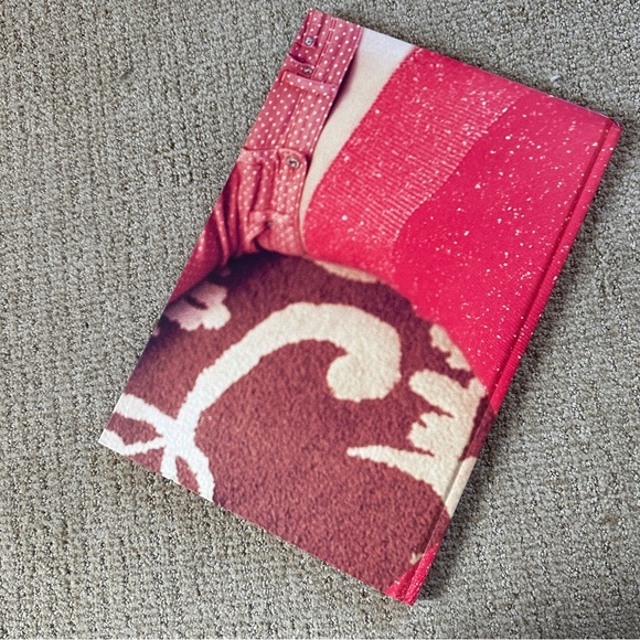 Rare Taylor Swift Red Book - Picture 2 of 7
